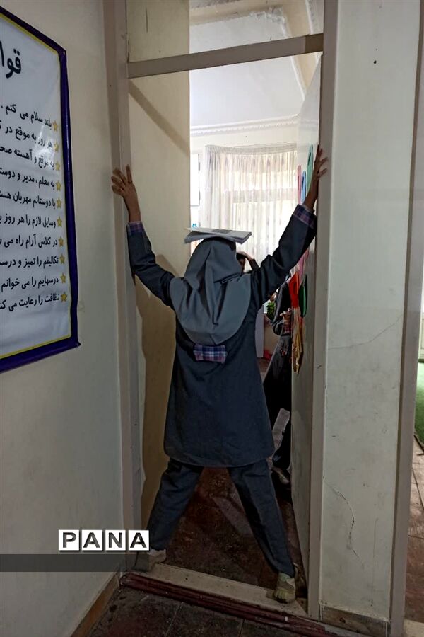 بیست و پنجمین مانور سراسری زلزله در مدرسه شمس