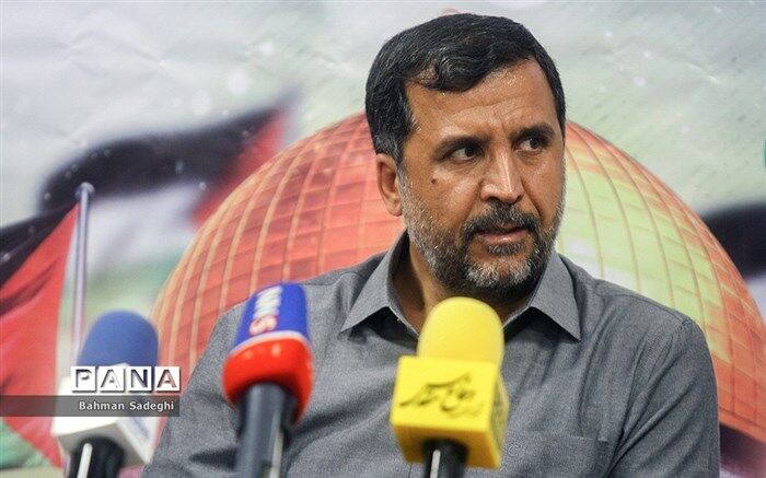 وظیفه دانش‌آموزان در نظم نوین جهانی قوی‌شدن در مدرسه است