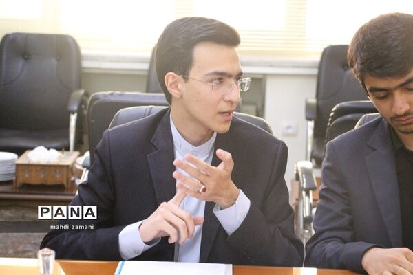 سلسله نشست‌های تشکل‌های دانش‌آموزی با معاون استاندار خراسان رضوی