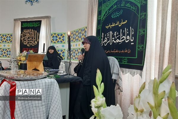مراسم بزرگداشت شهدای مدافع امنیت در دبیرستان شاهد شهید حمامی