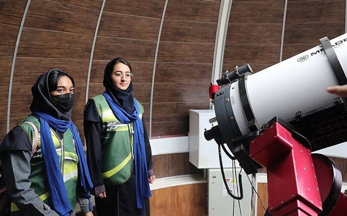 ایران قوی افتخار‌ من‌ است‌، به‌ ایرانم‌ می‌بالم