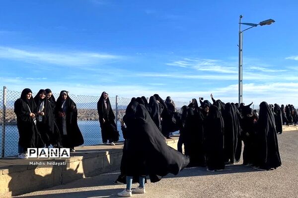 دانش‌آموزان رودهن در اردوی راهیان نور