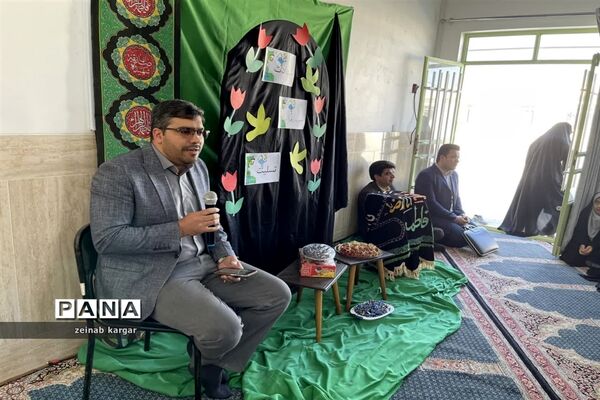 بازدید مدیر آموزش و پرورش از آموزشگاه شهدای شهرستان میبد