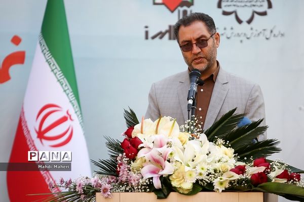 مراسم افتتاح طرح هر مدرسه یک نهالستان در دبیرستان ماندگار البرز