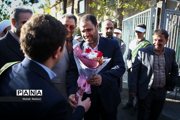 مراسم افتتاح طرح هر مدرسه یک نهالستان در دبیرستان ماندگار البرز