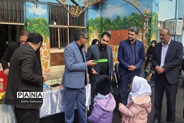 مراسم آشنایی با بیمه در دبستان توحید ناحیه یک شهرری