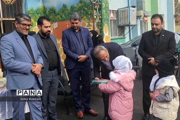 مراسم آشنایی با بیمه در دبستان توحید ناحیه یک شهرری