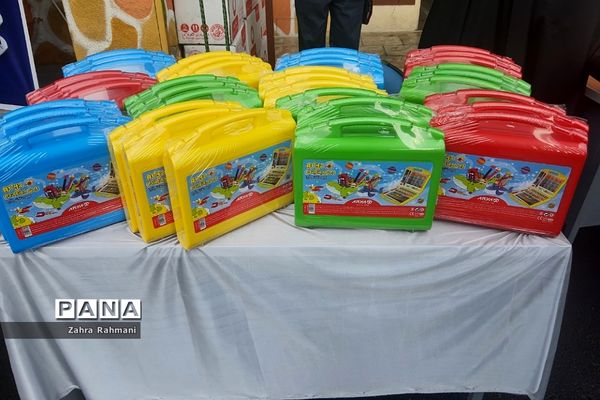 مراسم آشنایی با بیمه در دبستان توحید ناحیه یک شهرری