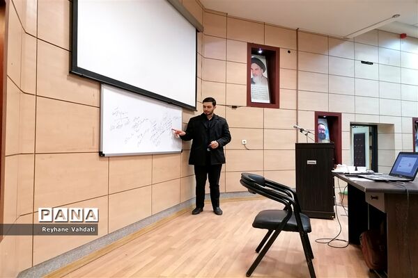 جلسه آموزش مقدماتی خبرنگاری ویژه دانش‌آموز خبرنگاران پانا ناحیه دو