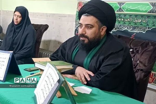 نشست صمیمی امام جمعه بخش رودهن با دانش‌آموزان دبیرستان دخترانه سادات رودهن