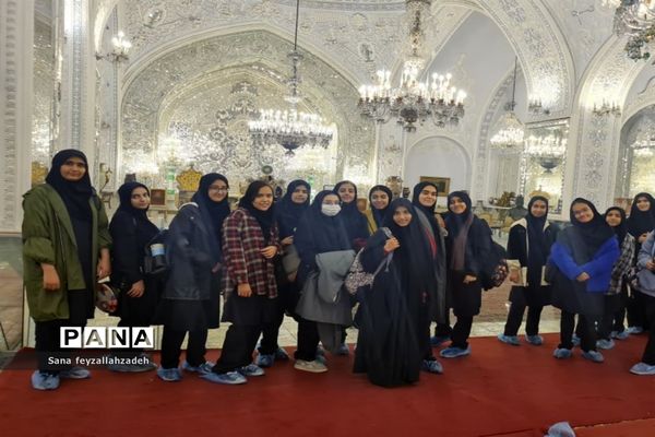 بازدید دانش‌آموزان از مجموعه تاریخی کاخ گلستان