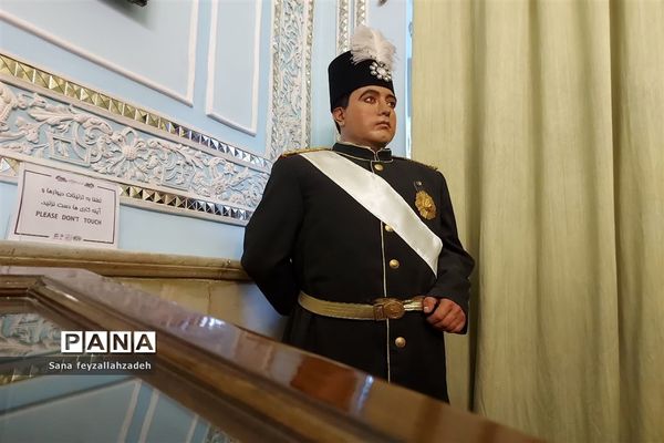 بازدید دانش‌آموزان از مجموعه تاریخی کاخ گلستان