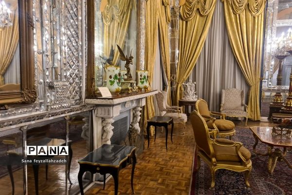 بازدید دانش‌آموزان از مجموعه تاریخی کاخ گلستان