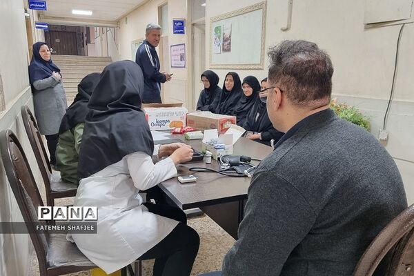 اجرای پویش ملی غربالگری دیابت  و فشارخون کارکنان اداری آموزش و پرورش کهریزک