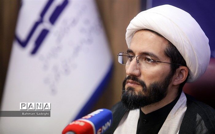 کاغذ کتاب‌های درسی‌ ایرانی شد