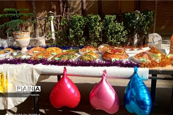 جشنواره غذا و انجام مسابقات آشپزی با حضور پررنگ خانواده‌های مجتمع آموزشی آهسته گام