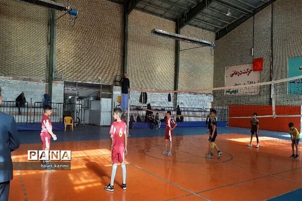 مسابقات مینی والیبال مقطع ابتدائی درشهرستان سملقان