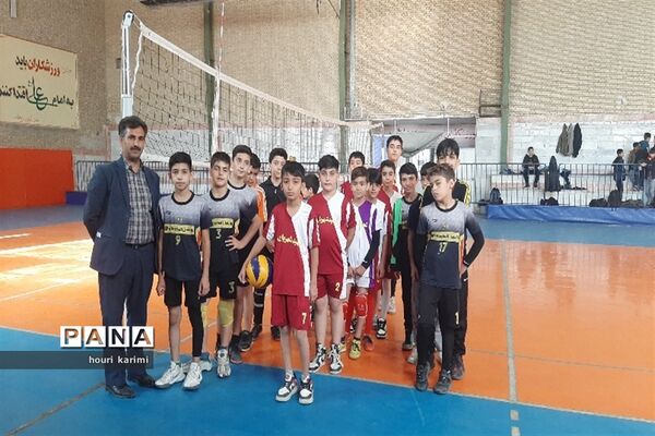 مسابقات مینی والیبال مقطع ابتدائی درشهرستان سملقان
