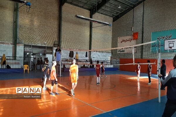 مسابقات مینی والیبال مقطع ابتدائی درشهرستان سملقان