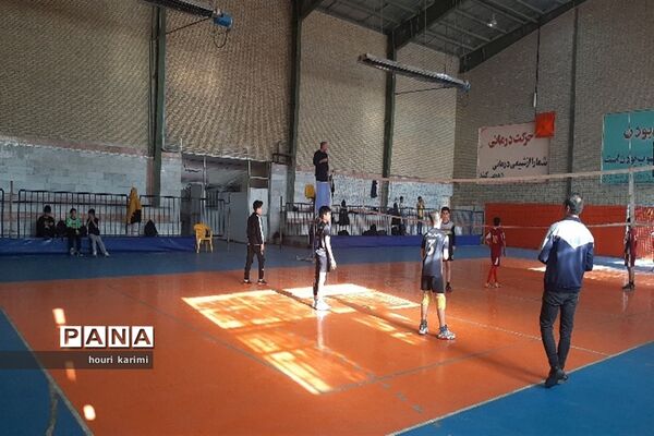 مسابقات مینی والیبال مقطع ابتدائی درشهرستان سملقان