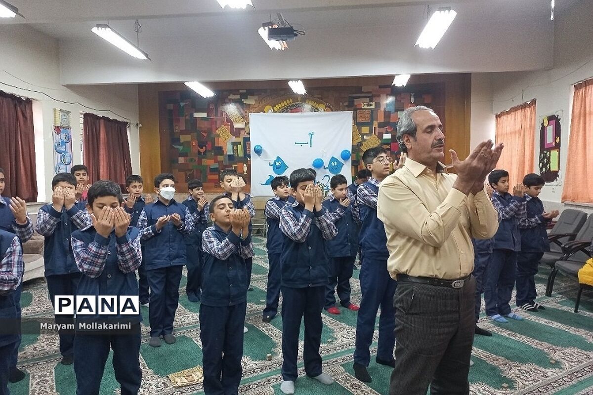 اقامه نماز در مدارس باید پررونق‌تر از سال‌های گذشته باشد