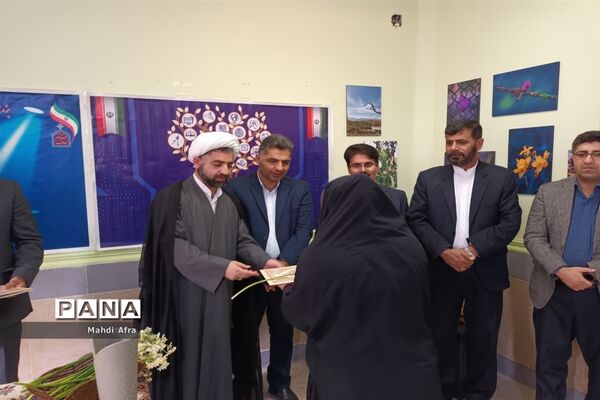 تقدیر از پژوهشگران برگزیده استانی و منطقه ای شهرستان بهبهان