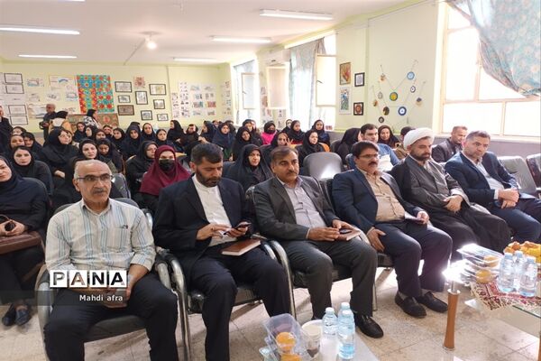 زنگ هفته پژوهش در هنرستان فرزانگان بهبهان