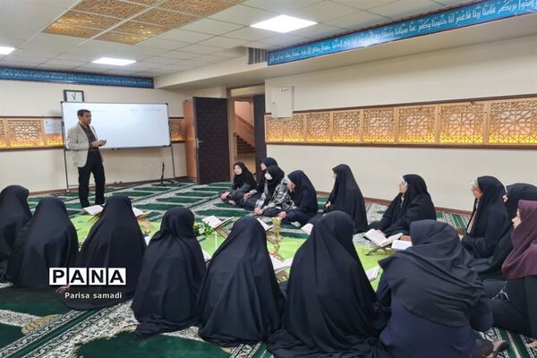 برگزاری محفل انس با قرآن کریم با عنوان آوای‌آسمانی در منطقه ۱۳
