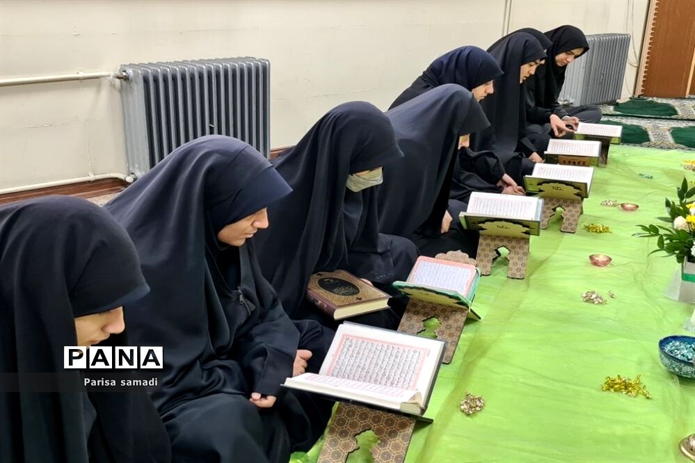 برگزاری محفل انس با قرآن کریم با عنوان آوای‌آسمانی در منطقه ۱۳