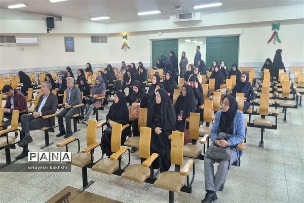 جلسه رابطین مشاوره  در دبیرستان منصوره بادامچی