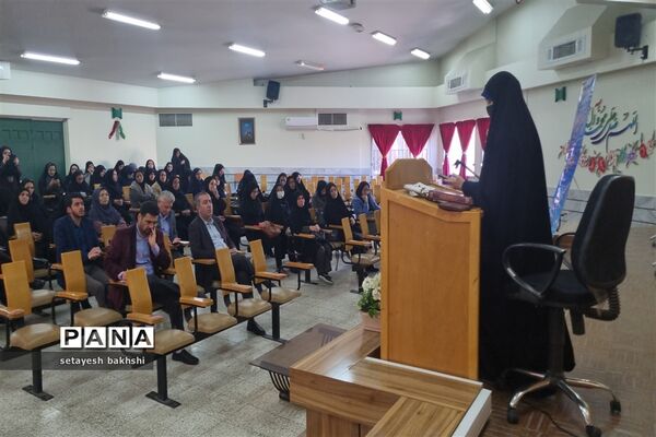 جلسه رابطین مشاوره  در دبیرستان منصوره بادامچی