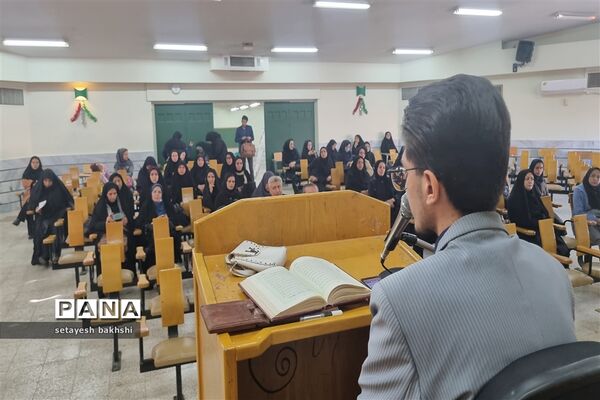 جلسه رابطین مشاوره  در دبیرستان منصوره بادامچی