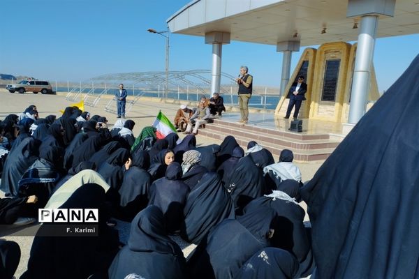 حضور دانش‌آموزان دبیرستان میعاد قم در اردوی راهیان‌نور