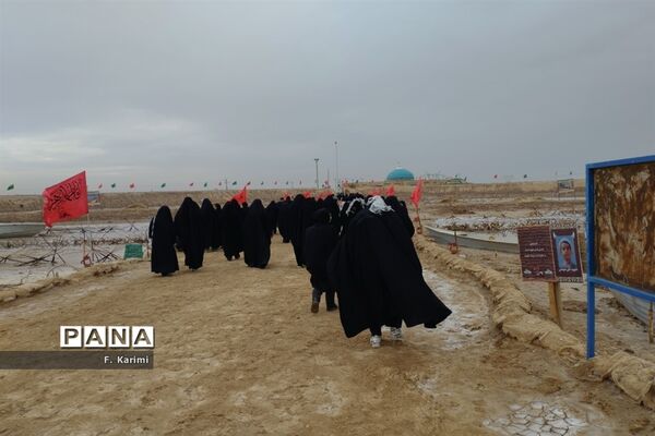 حضور دانش‌آموزان دبیرستان میعاد قم در اردوی راهیان‌نور