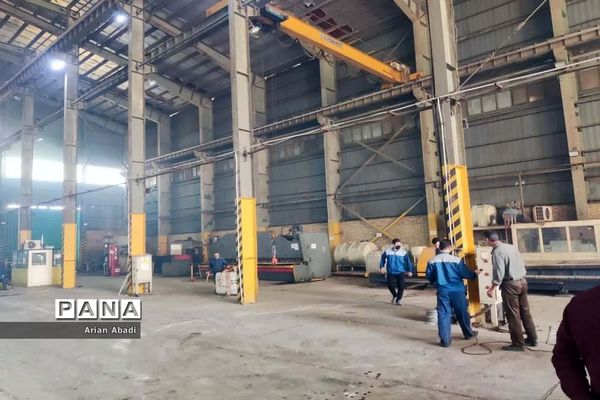 بازدید دانش‌آموزان از موسسه کشتی سازی شهید محلاتی بوشهر