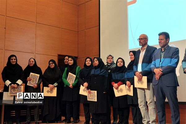 مراسم تجلیل از مقام‌آوران جشنواره نوجوان خوارزمی در ناحیه یک شیراز