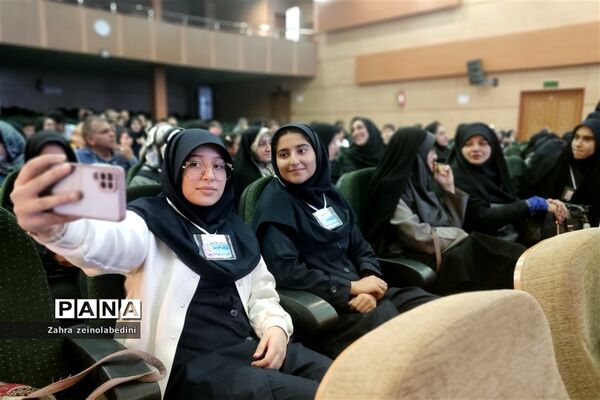 مراسم تجلیل از مقام‌آوران جشنواره نوجوان خوارزمی در ناحیه یک شیراز