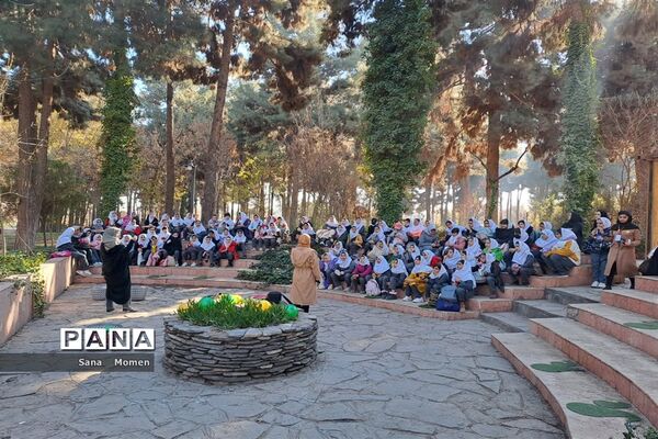 بازدید دانش‌آموزان از پارک ژوراسیک مشهد