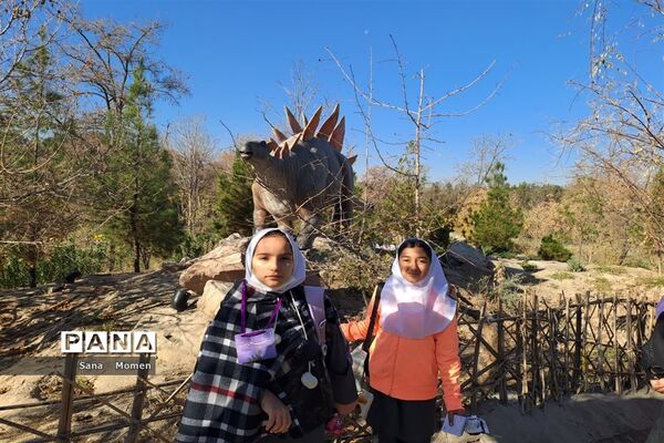 بازدید دانش‌آموزان از پارک ژوراسیک مشهد