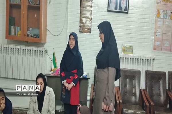 مراسم انس با قرآن ‌با حضور معاون پرورشی مدرسه پنجم مهر