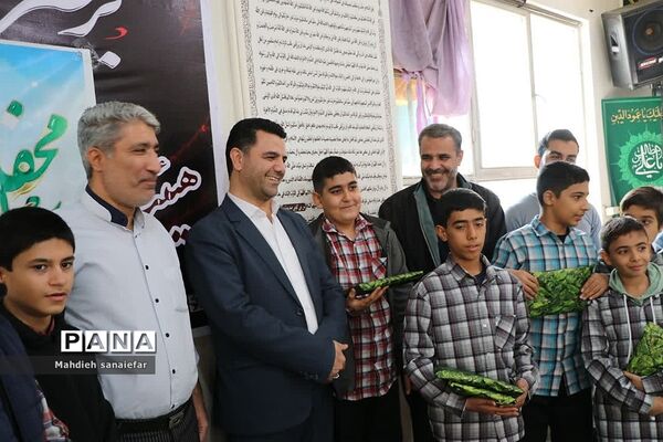 محفل انس با قرآن کریم در آموزشگاه کشاورز جود ناحیه دو ری