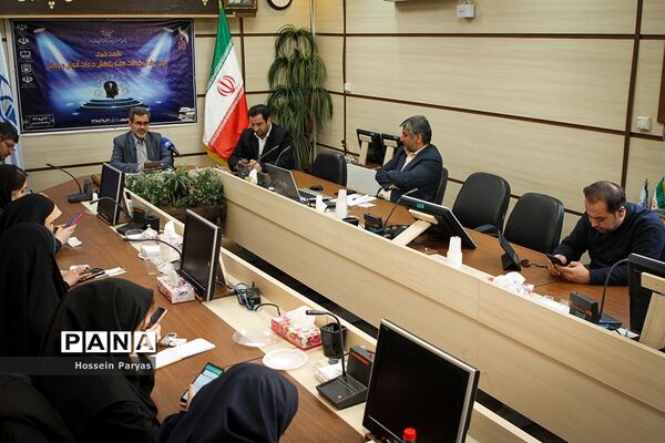 نشست رئیس ستاد بزرگداشت هفته پژوهش در وزارت آموزش و پرورش