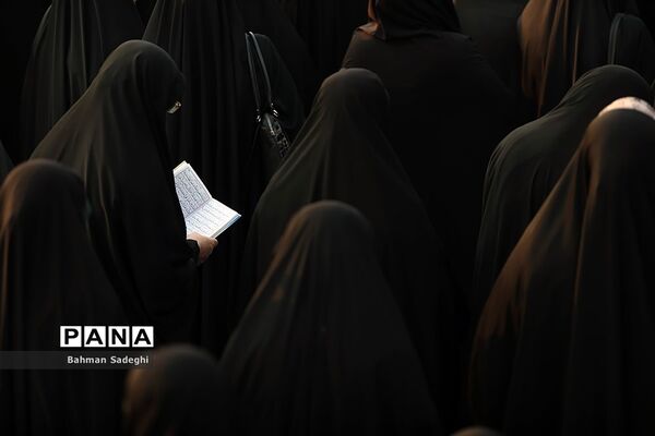بدرقه ۹ شهید مدافع حرم در میدان امام حسین(ع)