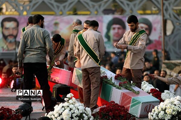 بدرقه ۹ شهید مدافع حرم در میدان امام حسین(ع)