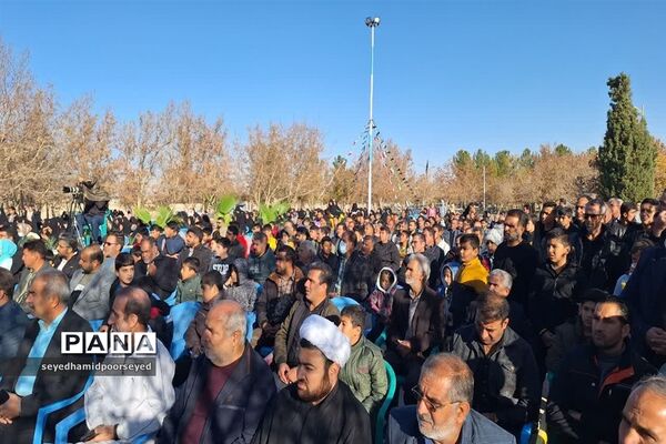 همایش بزرگ پیاده‌روی خانوادگی در مهردشت ابرکوه