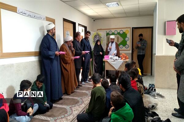 مراسم تجلیل از حافظان قرآن  در هفته‌ قرآن و عترت