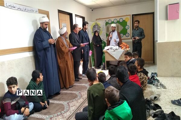مراسم تجلیل از حافظان قرآن  در هفته‌ قرآن و عترت