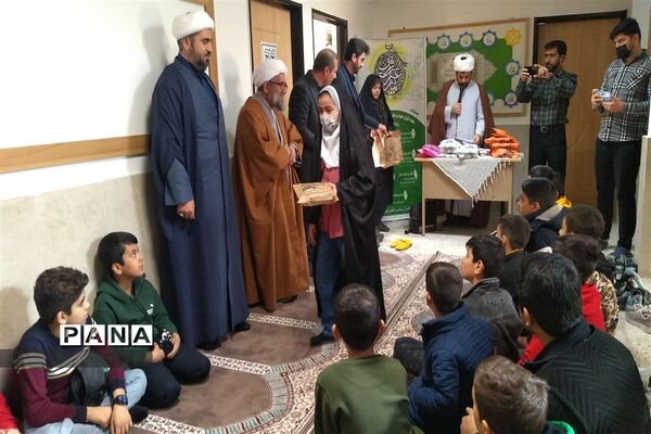 مراسم تجلیل از حافظان قرآن  در هفته‌ قرآن و عترت