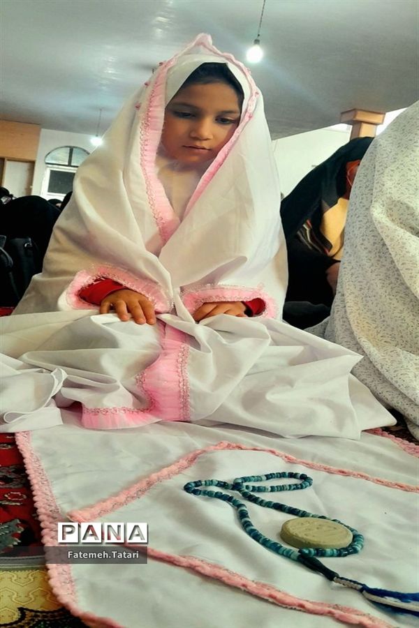 حضور فرهنگیان و دانش‌آموزان شهرستان بام و صفی‌آباد در نماز جمعه‌