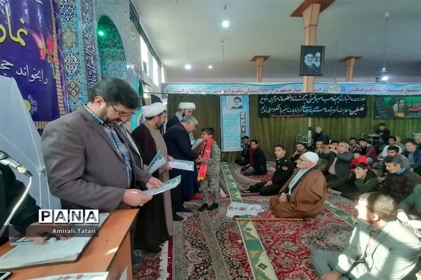 حضور فرهنگیان و دانش‌آموزان شهرستان بام و صفی‌آباد در نماز جمعه‌